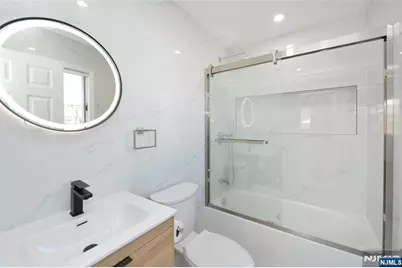 472 Central Boulevard, Fort Lee, NJ 07024 - Photo 11