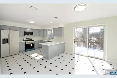 472 Central Boulevard, Fort Lee, NJ 07024 - Photo 5