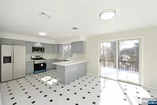 472 Central Blvd, Fort Lee, NJ 07024 - Photo 5