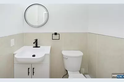 472 Central Boulevard, Fort Lee, NJ 07024 - Photo 17