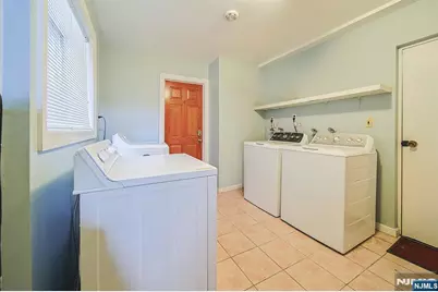 2385 Linwood Avenue, Fort Lee, NJ 07024 - Photo 27