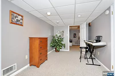 16 Sandburg Court, Mahwah, NJ 07430 - Photo 31