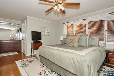 16 Sandburg Court, Mahwah, NJ 07430 - Photo 25