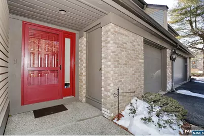 16 Sandburg Court, Mahwah, NJ 07430 - Photo 3