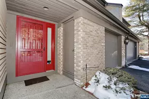 16 Sandburg Ct, Mahwah, NJ 07430 - Photo 3