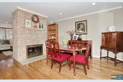 16 Sandburg Court, Mahwah, NJ 07430 - Photo 7