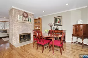 16 Sandburg Ct, Mahwah, NJ 07430 - Photo 7