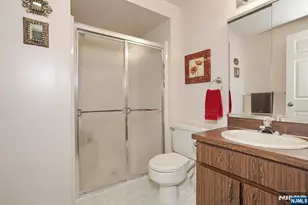 16 Sandburg Ct, Mahwah, NJ 07430 - Photo 27