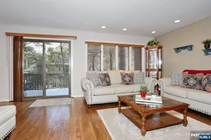 16 Sandburg Ct, Mahwah, NJ 07430 - Photo 15