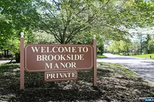 16 Sandburg Ct, Mahwah, NJ 07430 - Photo 1