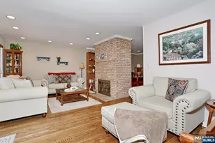 16 Sandburg Ct, Mahwah, NJ 07430 - Photo 17