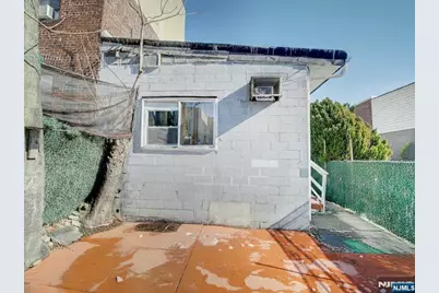 6011 Van Buren Place, West New York, NJ 07093 - Photo 23
