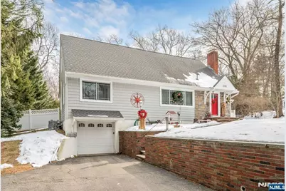 320 Cedar Hill Avenue, Wyckoff Township, NJ 07481 - Photo 3