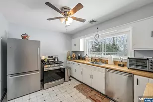 320 Cedar Hill Ave, Wyckoff Township, NJ 07481 - Photo 11