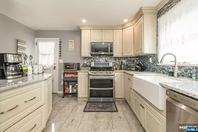 153 Algonquin Trail, Wayne, NJ 07470 - Photo 7