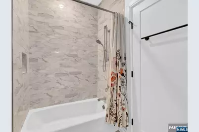 974 Summit Avenue 401 #401, Jersey City, NJ 07307 - Photo 25