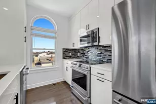 974 Summit Ave 401, Jersey City, NJ 07307 - Photo 21