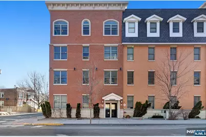 974 Summit Avenue 401 #401, Jersey City, NJ 07307 - Photo 3