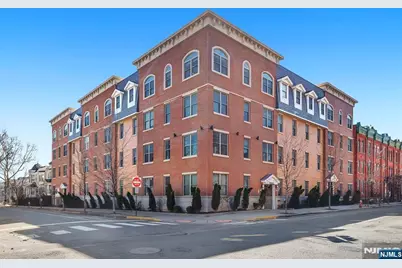 974 Summit Avenue 401 #401, Jersey City, NJ 07307 - Photo 1
