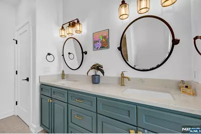 974 Summit Avenue 401 #401, Jersey City, NJ 07307 - Photo 33