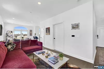 974 Summit Avenue 401 #401, Jersey City, NJ 07307 - Photo 9