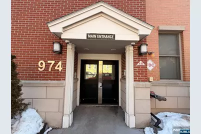 972 Summit Avenue 401 #401, Jersey City, NJ 07307 - Photo 7