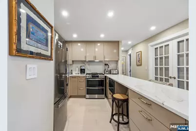 555 North Avenue 16-N #16-N, Fort Lee, NJ 07024 - Photo 3