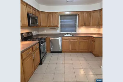 24 Van Vechten Street 2nd Fl. #2nd Fl., Newark, NJ 07114 - Photo 5