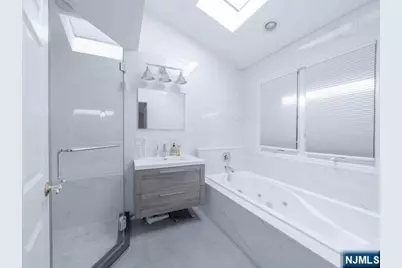 434 Washington Avenue, Cliffside Park, NJ 07010 - Photo 5