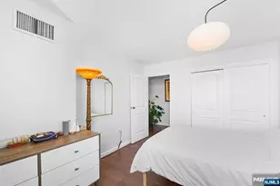 2005 Harmon Cove Tower, Secaucus, NJ 07094 - Photo 25