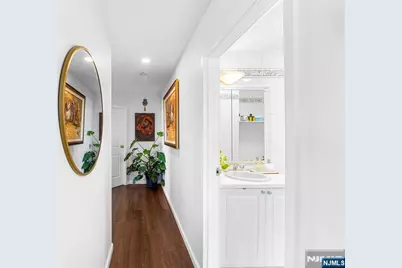 2005 Harmon Cove Tower, Secaucus, NJ 07094 - Photo 27