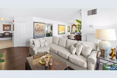 2005 Harmon Cove Tower, Secaucus, NJ 07094 - Photo 3