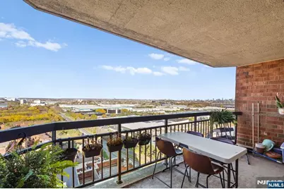 2005 Harmon Cove Tower, Secaucus, NJ 07094 - Photo 29