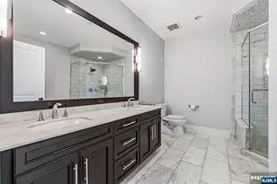 30 Marquis Ct, Edgewater, NJ 07020 - Photo 15