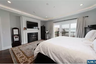 30 Marquis Court, Edgewater, NJ 07020 - Photo 21