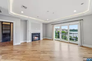 30 Marquis Ct, Edgewater, NJ 07020 - Photo 13