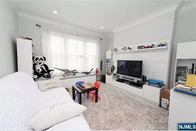 30 Marquis Court, Edgewater, NJ 07020 - Photo 11