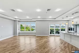 30 Marquis Ct, Edgewater, NJ 07020 - Photo 5
