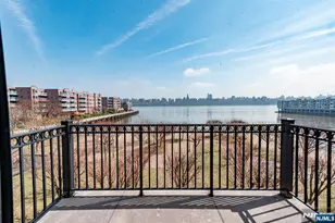 30 Marquis Ct, Edgewater, NJ 07020 - Photo 11