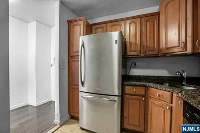 2100 Linwood Avenue 15P #15P, Fort Lee, NJ 07024 - Photo 7