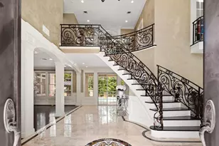 56 Lilac Ln, Paramus, NJ 07652 - Photo 3