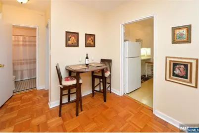 5 Roosevelt Place 2B #2B, Montclair, NJ 07042 - Photo 5