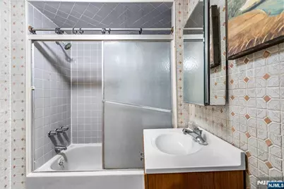 85-87 Kearney Street, Paterson, NJ 07522 - Photo 9