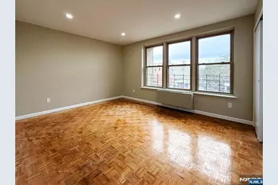 274 County Road 3E #3E, Tenafly, NJ 07670 - Photo 3
