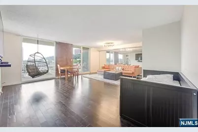 1055 River Road 814 #814, Edgewater, NJ 07020 - Photo 9