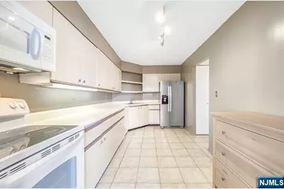 1055 River Road 814 #814, Edgewater, NJ 07020 - Photo 13