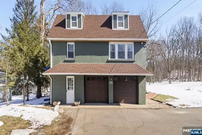 549 Ewing Avenue, Franklin Lakes, NJ 07417 - Photo 1