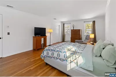 18 Kings Court, Woodcliff Lake, NJ 07677 - Photo 15