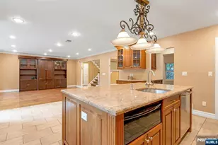 506 Sunderland Rd, Teaneck Township, NJ 07666 - Photo 13