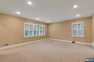 506 Sunderland Rd, Teaneck Township, NJ 07666 - Photo 19